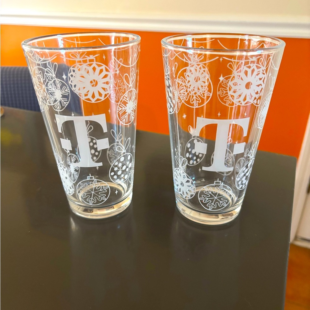 Festive 2pc set 16 oz glasses ornament Tennessee TMobile Toronto Tigres Toulouse